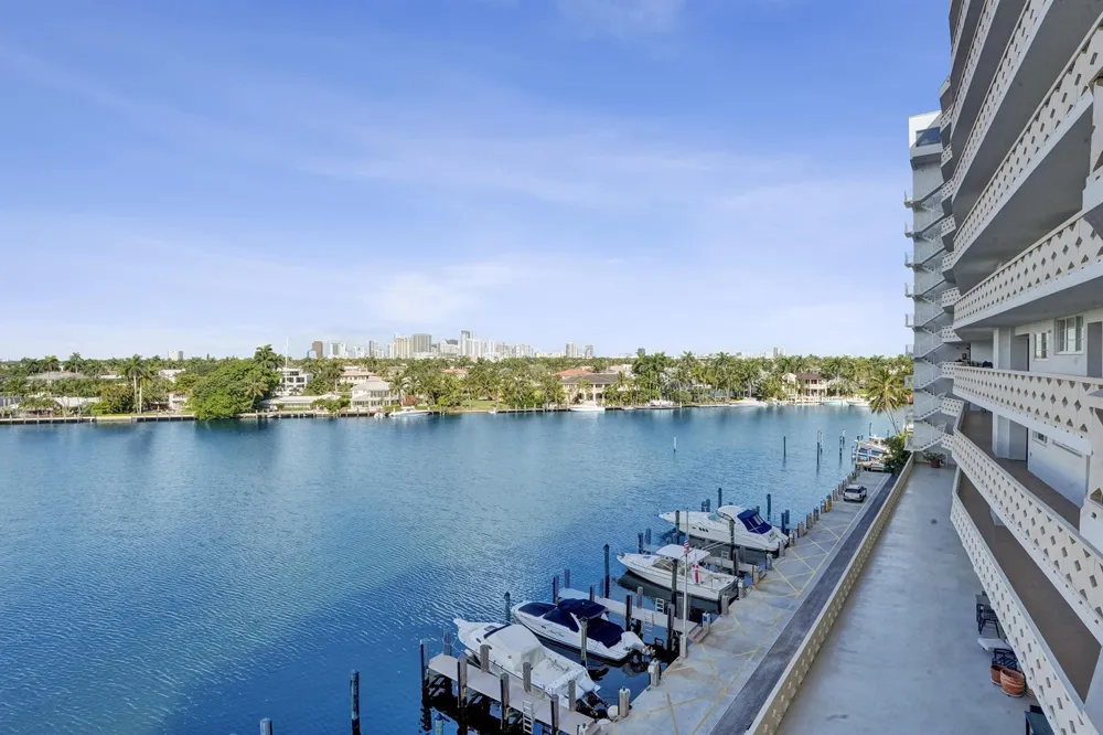 333 Sunset Drive #401 Fort Lauderdale, FL 33301