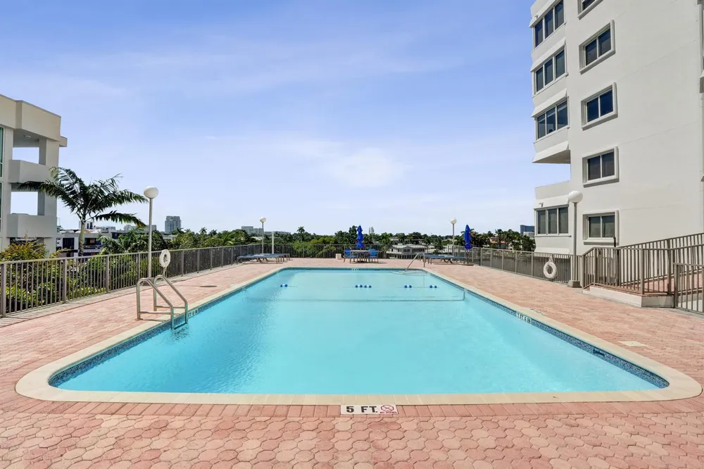 333 Sunset Drive #401 Fort Lauderdale, FL 33301