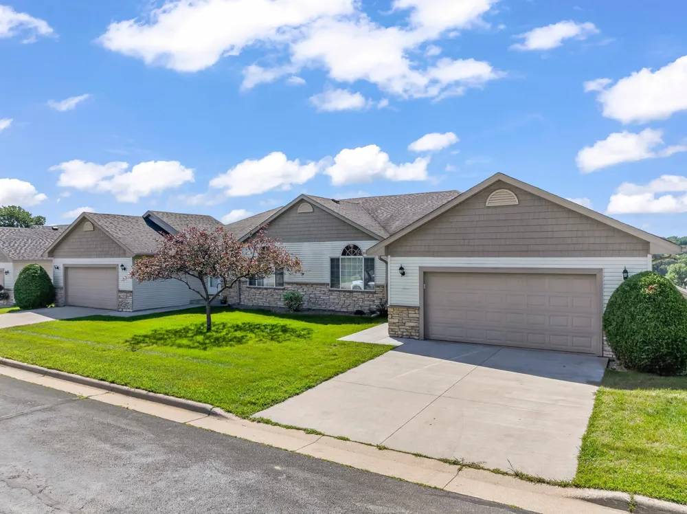 4528 Prairie View Place NW Rochester, MN 55901