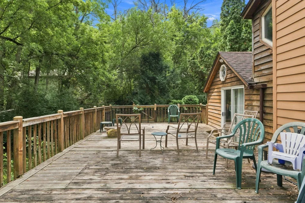 15320 Highwood Drive Minnetonka, MN 55345
