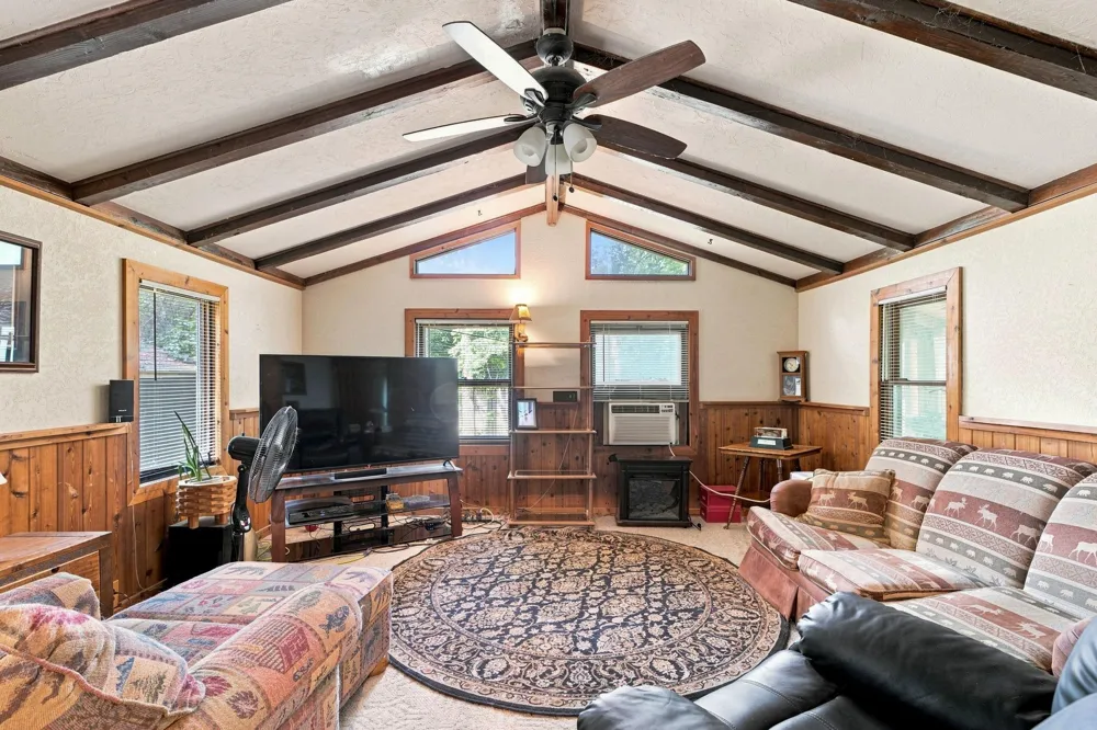 15320 Highwood Drive Minnetonka, MN 55345