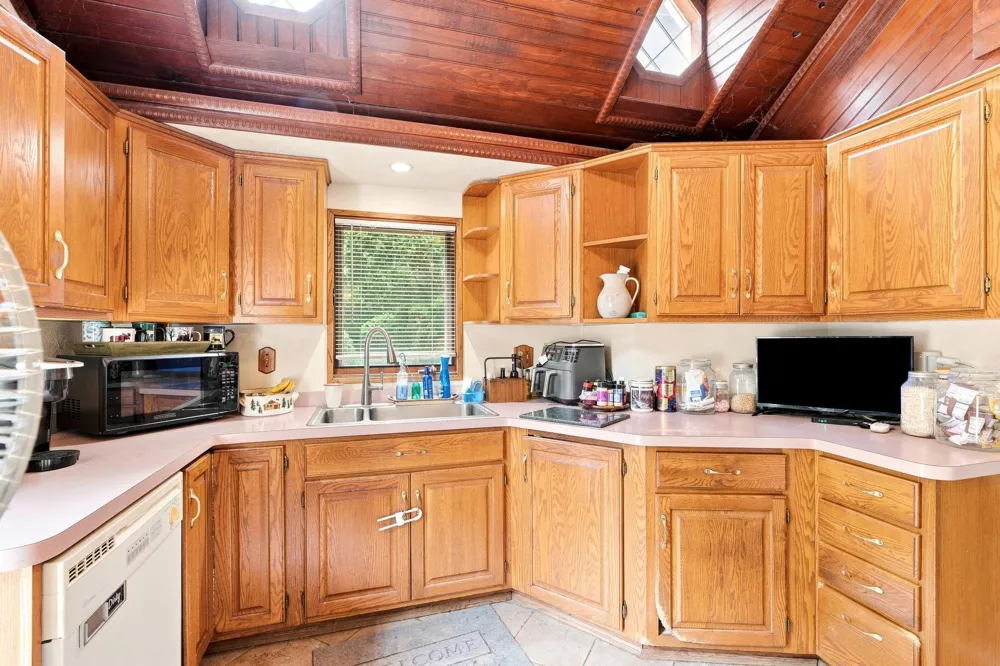 15320 Highwood Drive Minnetonka, MN 55345
