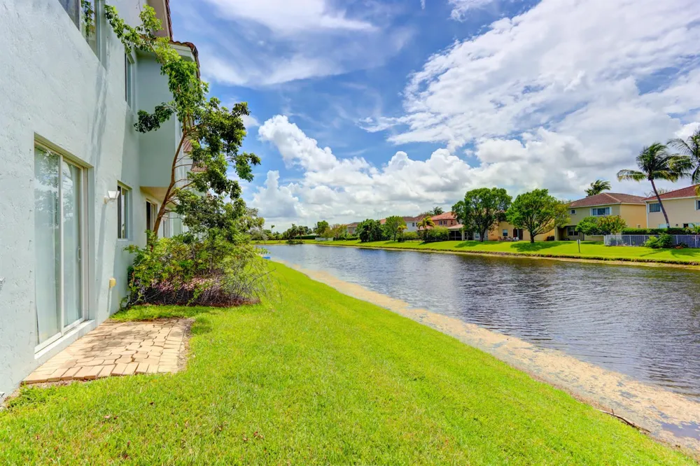 3061 LAUREL RIDGE CIRCLE Riviera Beach, FL 33404