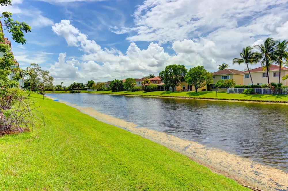 3061 LAUREL RIDGE CIRCLE Riviera Beach, FL 33404