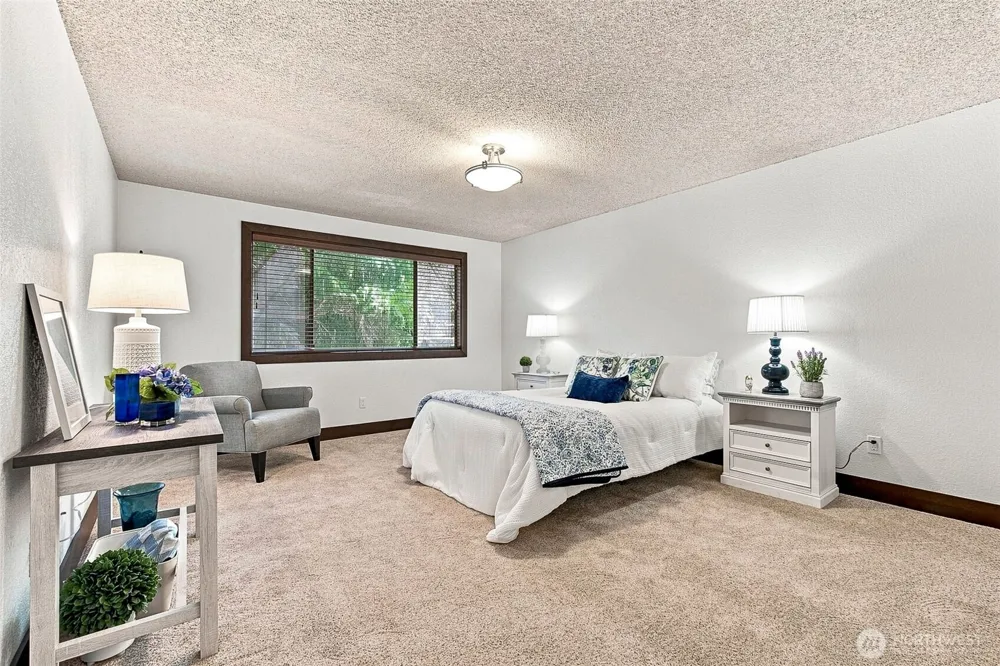 22222 Dock Avenue S #2C Des Moines, WA 98198