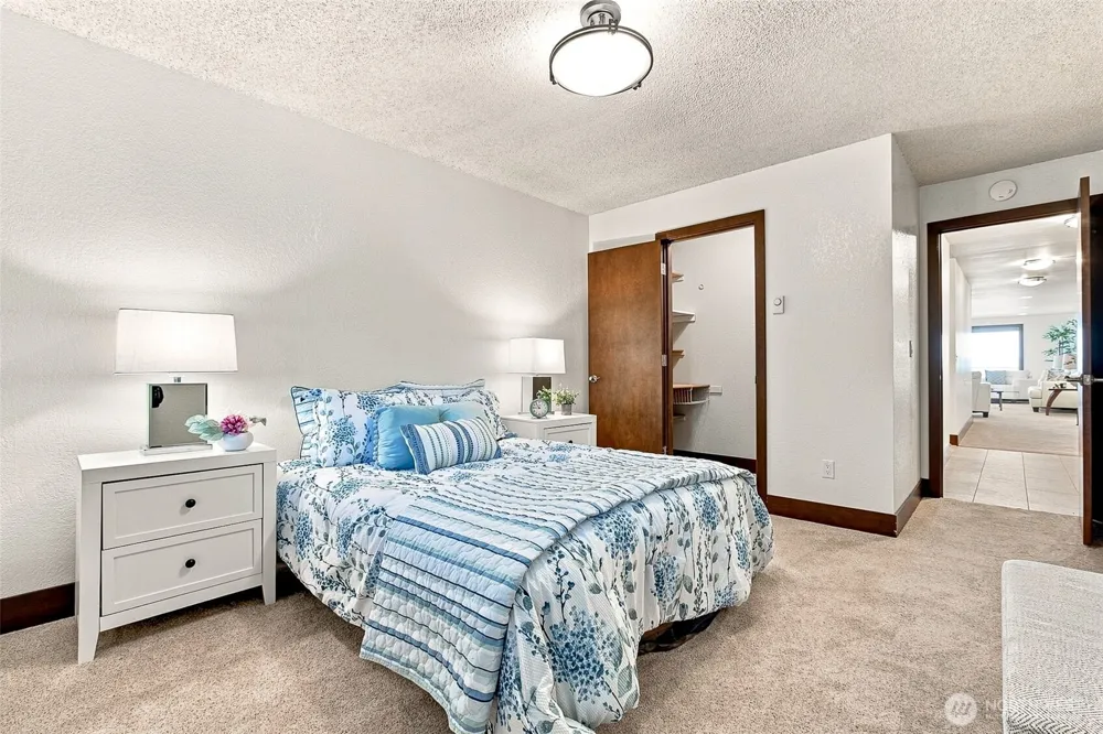 22222 Dock Avenue S #2C Des Moines, WA 98198