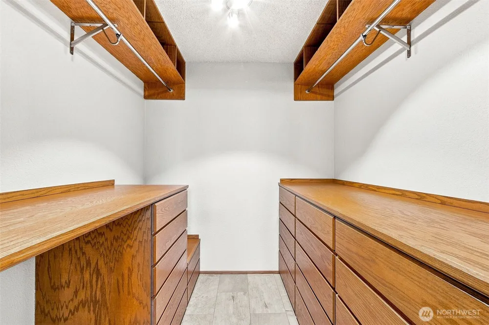 22222 Dock Avenue S #2C Des Moines, WA 98198