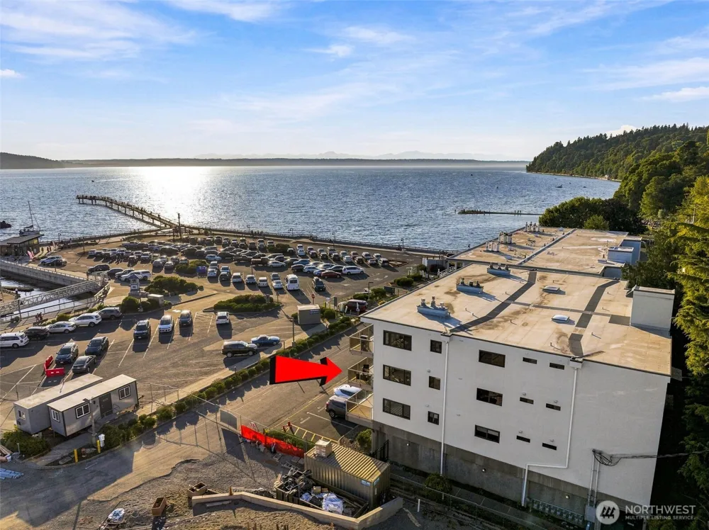 22222 Dock Avenue S #2C Des Moines, WA 98198