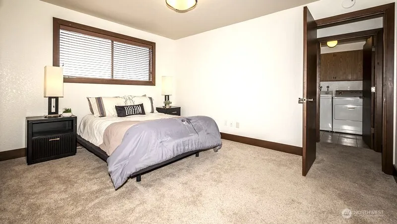 22222 Dock Avenue S #2C Des Moines, WA 98198