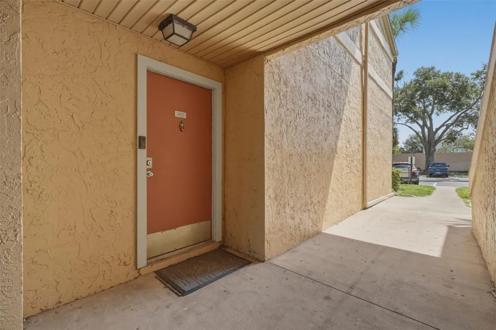 648 KENWICK CIRCLE #102 Casselberry, FL 32707