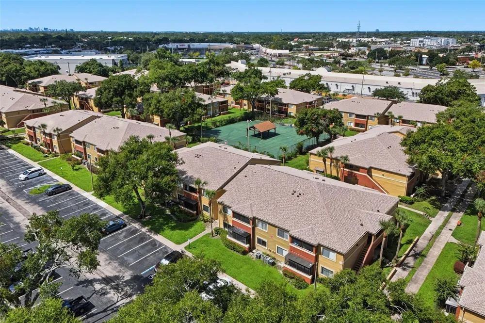 648 KENWICK CIRCLE #102 Casselberry, FL 32707