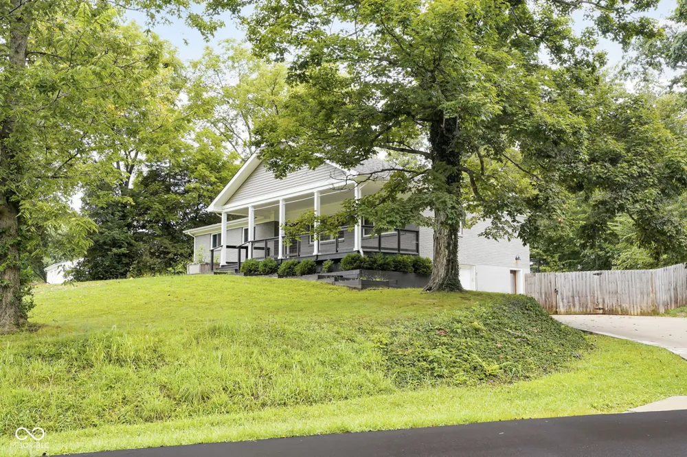 19514 E Lake Site Drive Hope, IN 47246