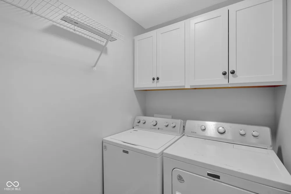 19514 E Lake Site Drive Hope, IN 47246