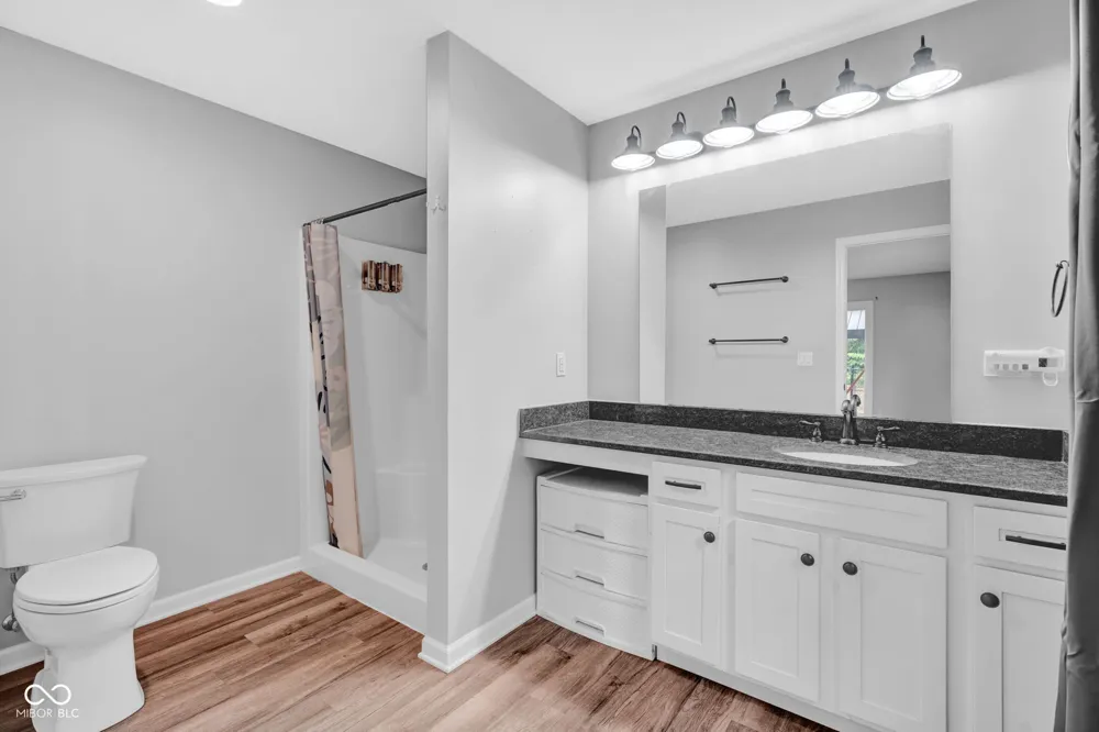 19514 E Lake Site Drive Hope, IN 47246