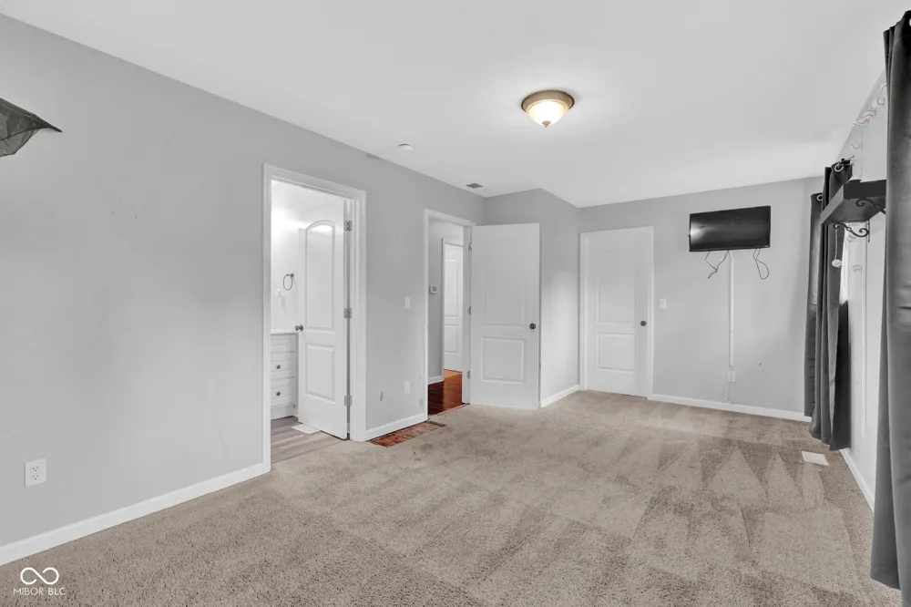 19514 E Lake Site Drive Hope, IN 47246