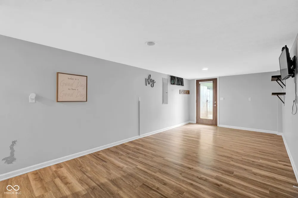 19514 E Lake Site Drive Hope, IN 47246
