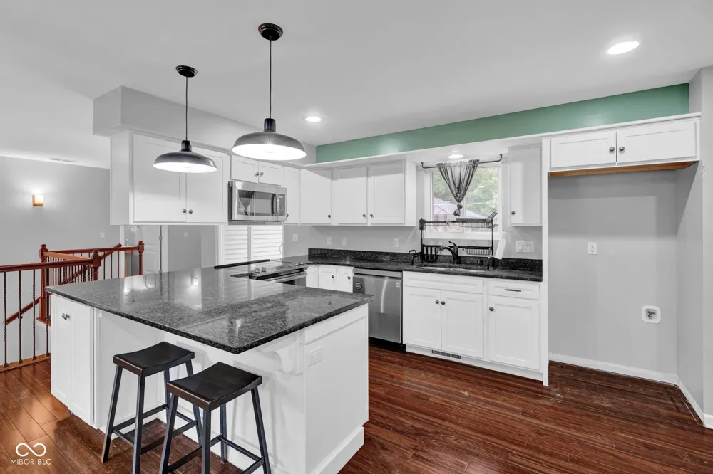 19514 E Lake Site Drive Hope, IN 47246