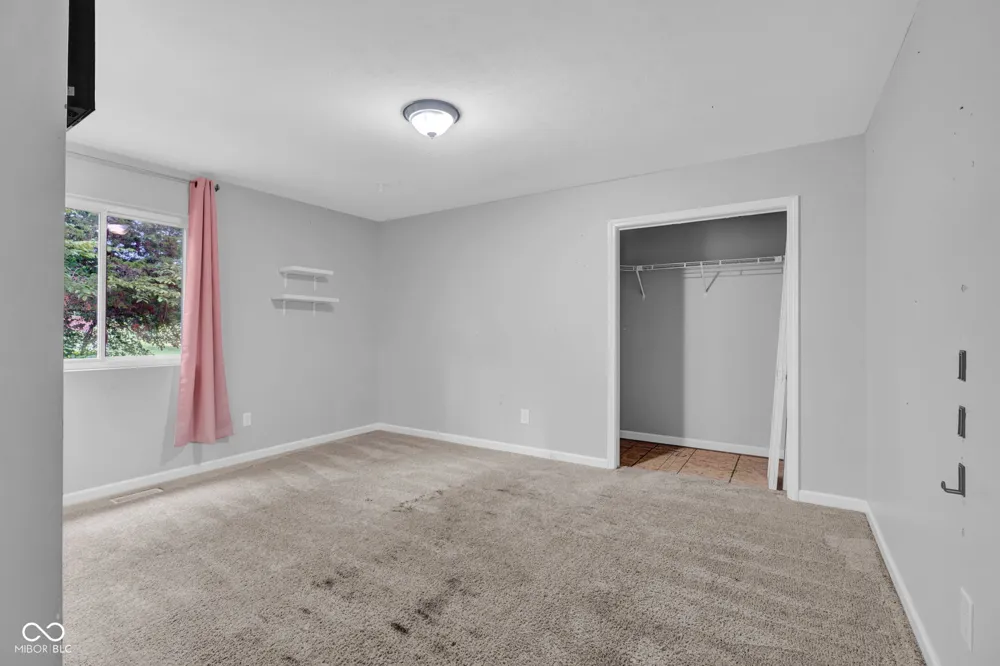 19514 E Lake Site Drive Hope, IN 47246