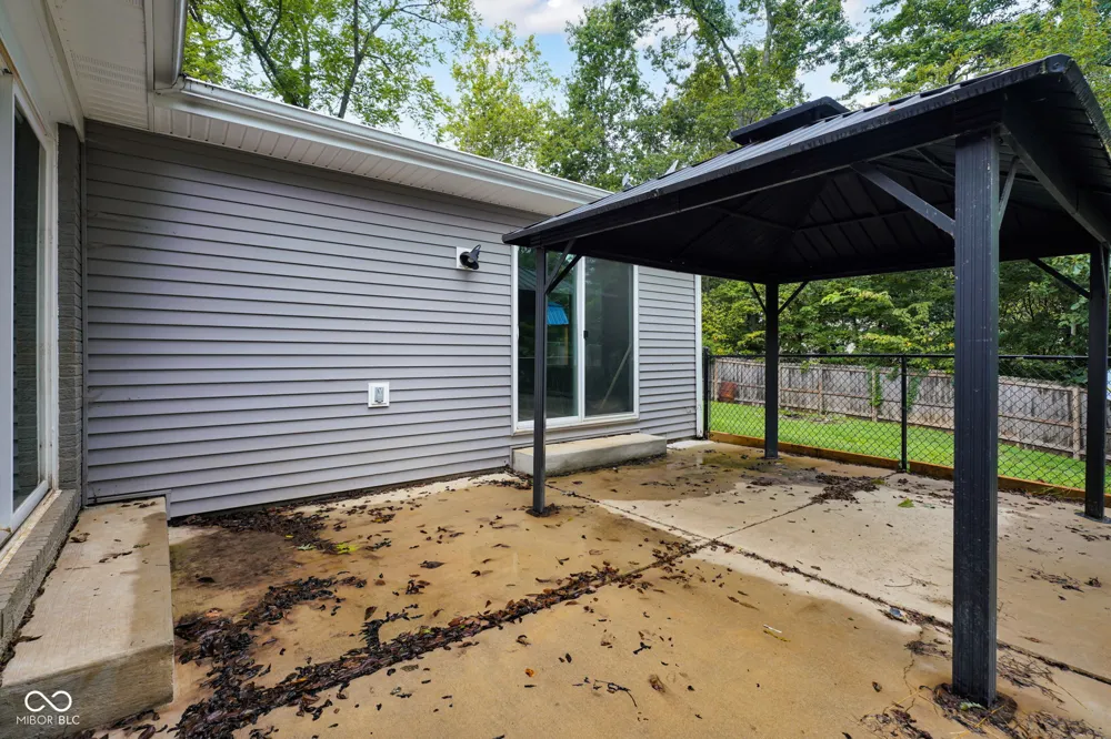 19514 E Lake Site Drive Hope, IN 47246