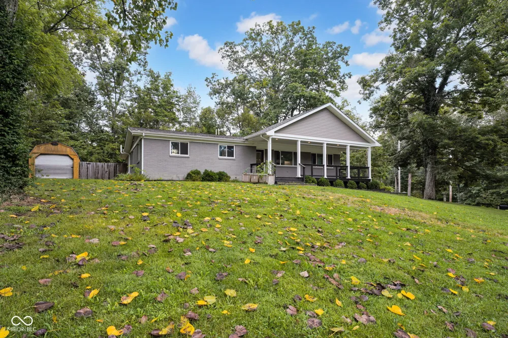 19514 E Lake Site Drive Hope, IN 47246