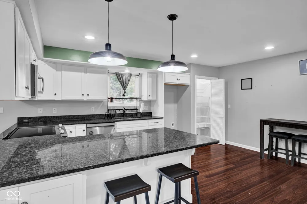 19514 E Lake Site Drive Hope, IN 47246