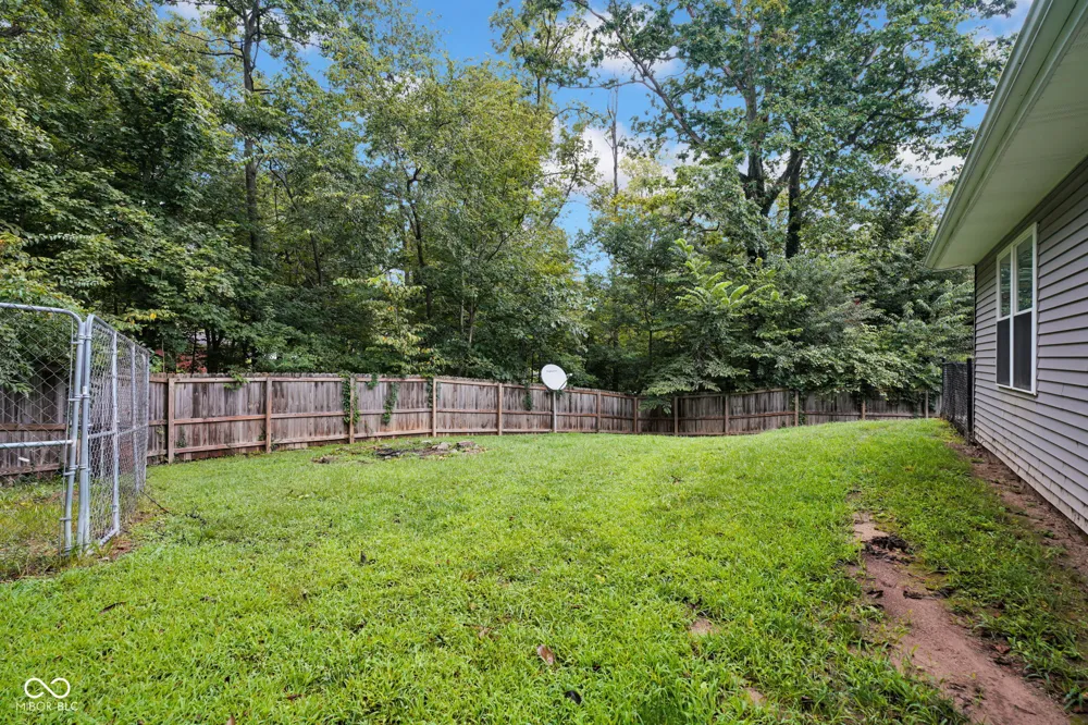 19514 E Lake Site Drive Hope, IN 47246