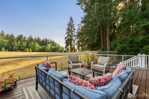888 Leschi Way