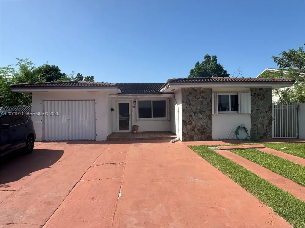 3160 NW 3rd St Miami, FL 33125