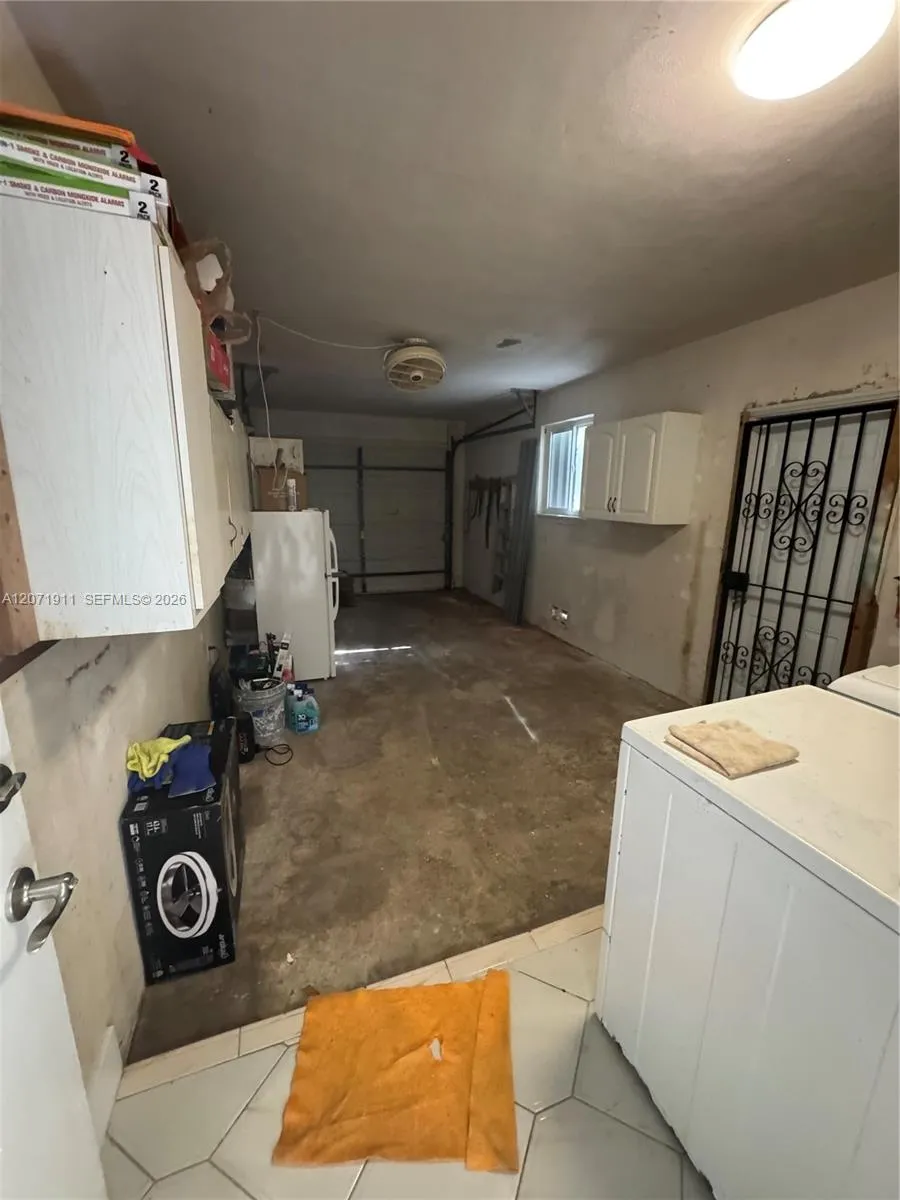 3160 NW 3rd St Miami, FL 33125