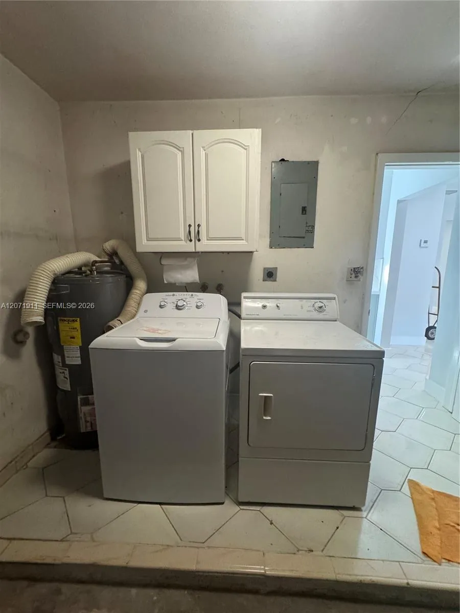 3160 NW 3rd St Miami, FL 33125