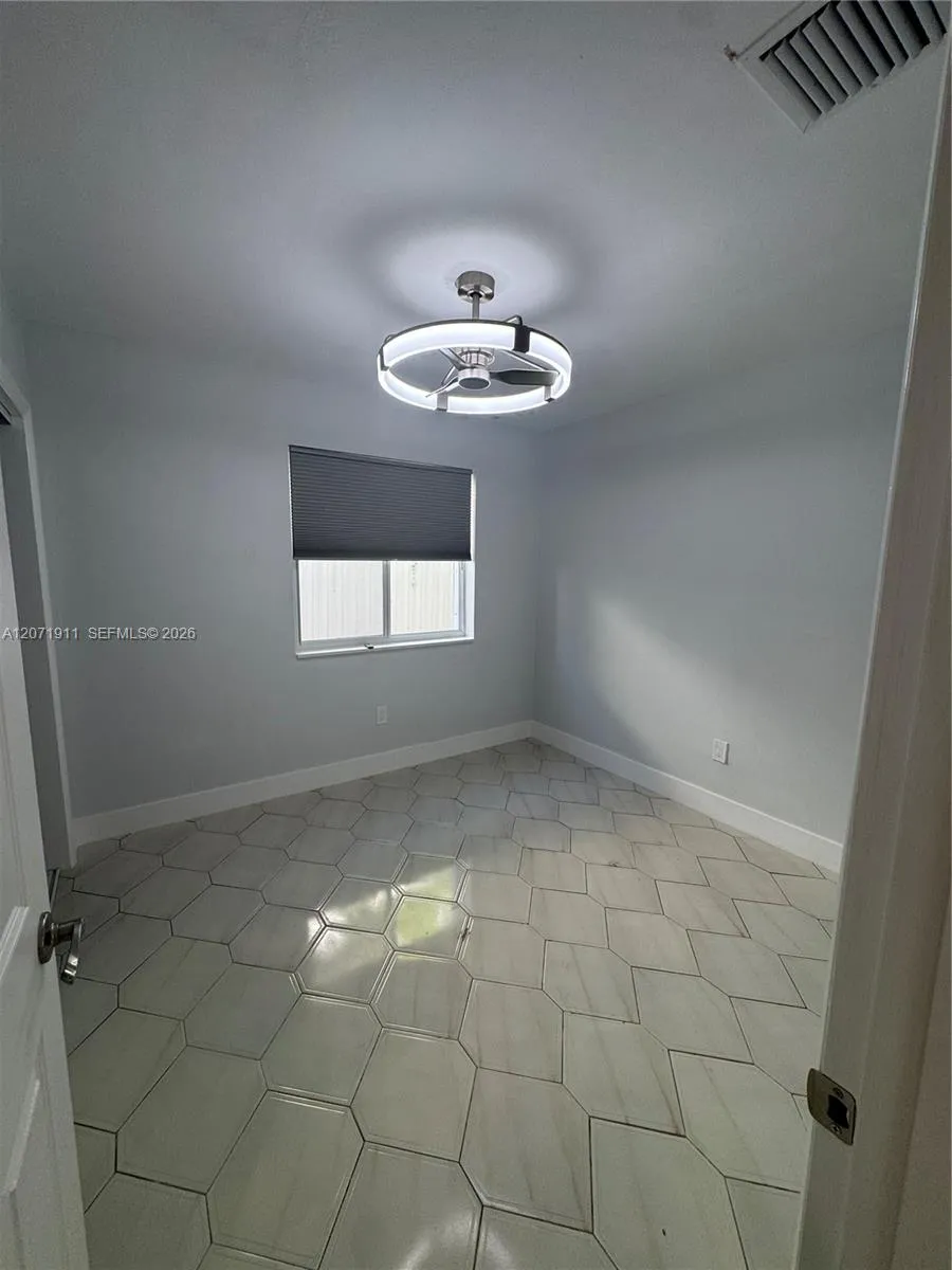 3160 NW 3rd St Miami, FL 33125