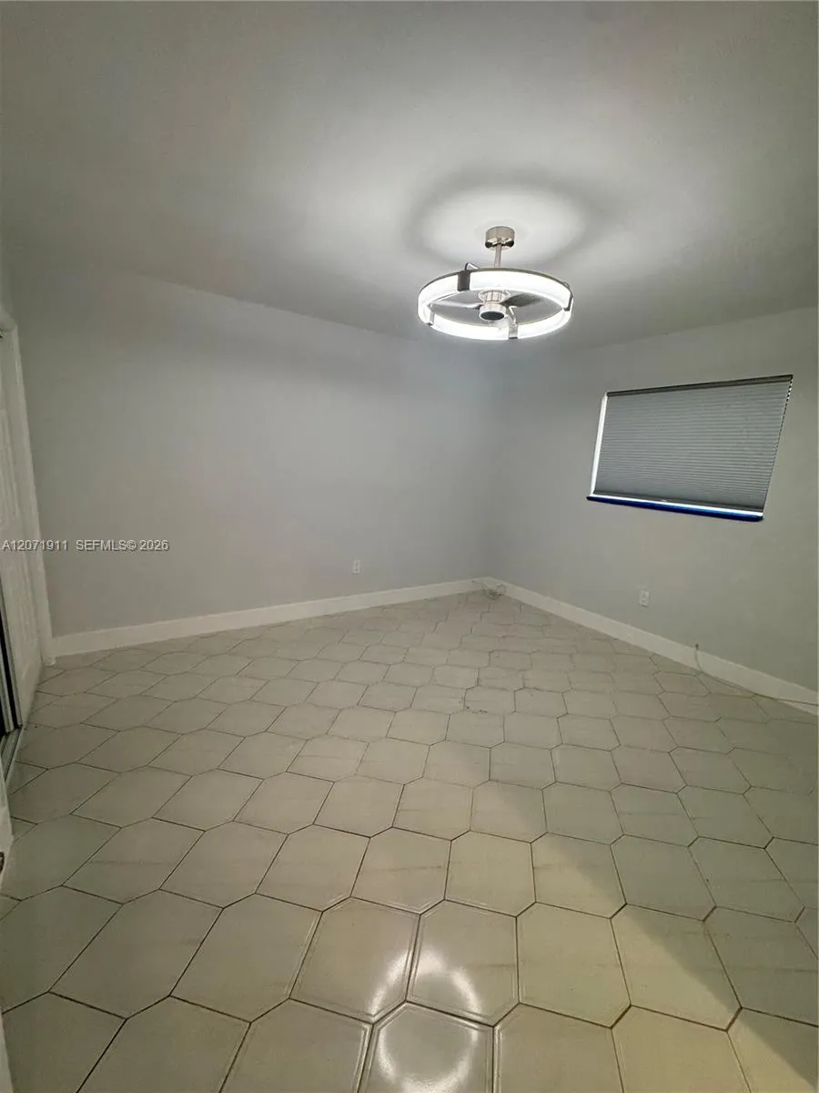 3160 NW 3rd St Miami, FL 33125