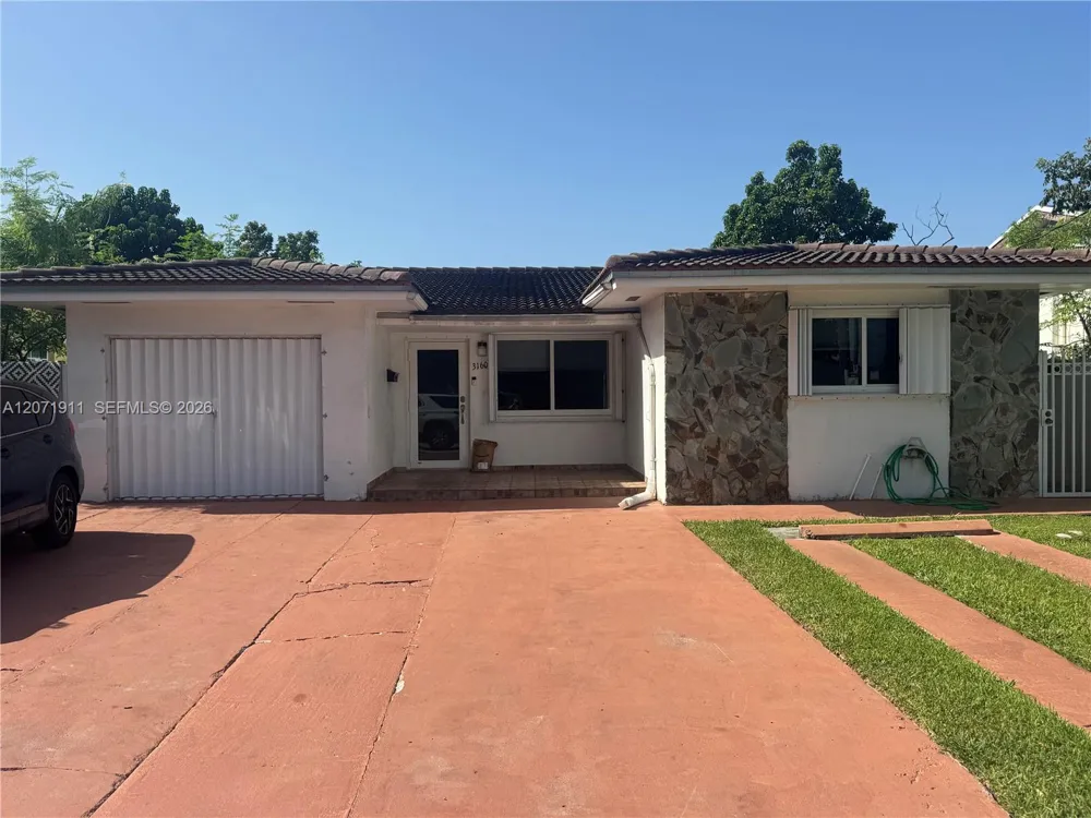 3160 NW 3rd St Miami, FL 33125
