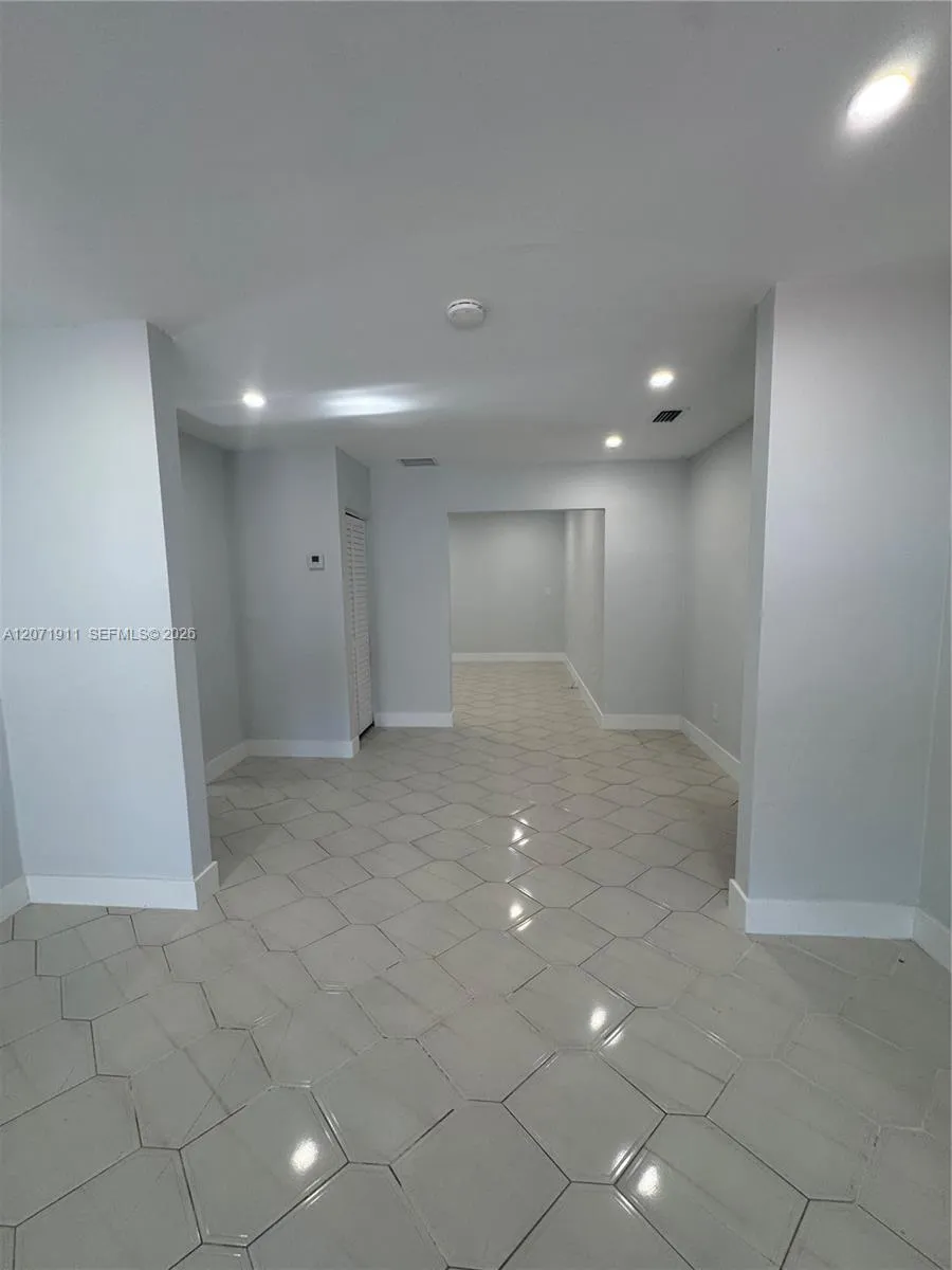 3160 NW 3rd St Miami, FL 33125