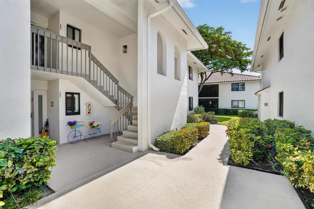 65 PELICAN POINTE DRIVE #2030 Delray Beach, FL 33483