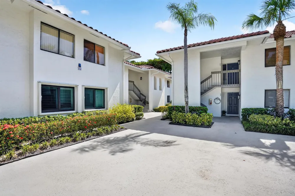 65 PELICAN POINTE DRIVE #2030 Delray Beach, FL 33483