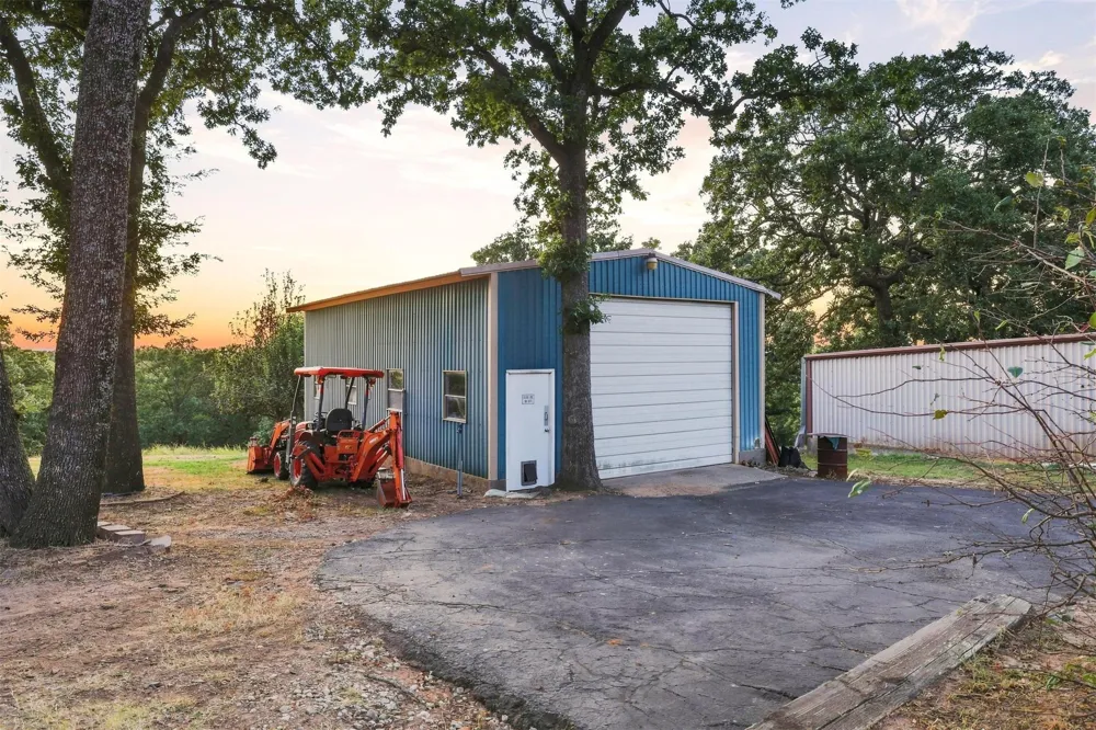 171 Woods Road Mead, OK 73449