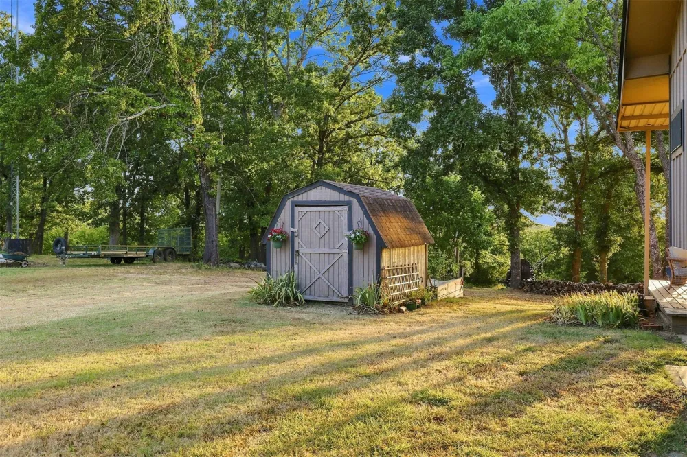 171 Woods Road Mead, OK 73449