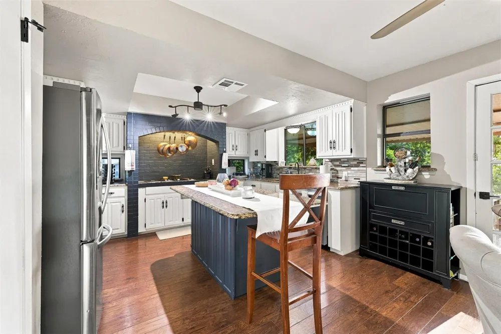 171 Woods Road Mead, OK 73449