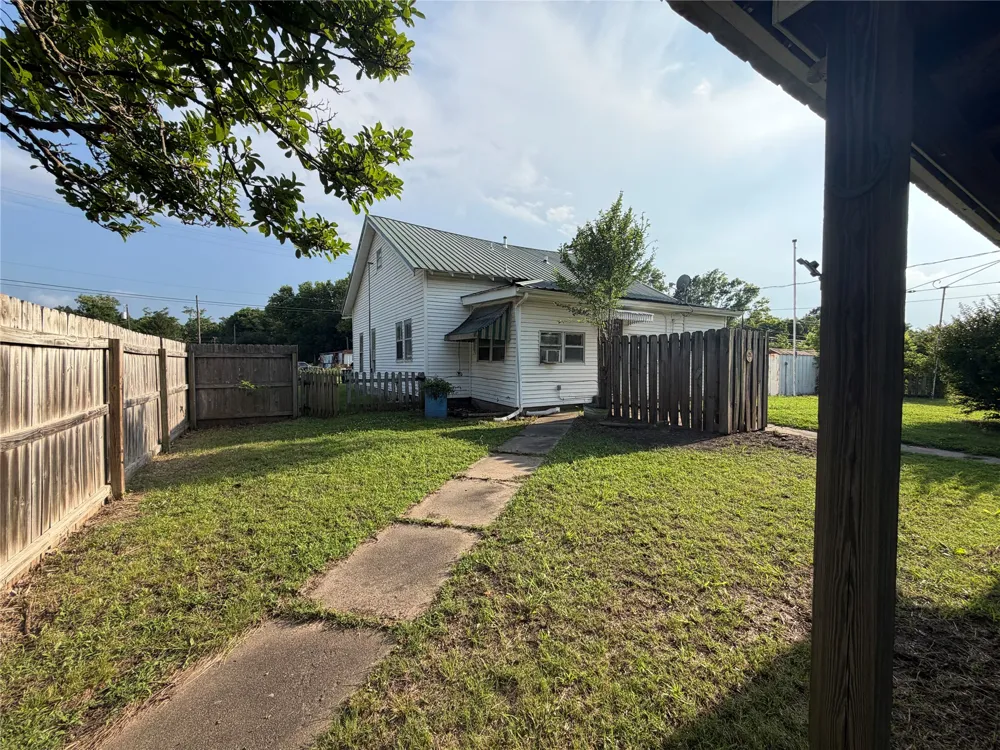 233 E 3rd Street E Pawhuska, OK 74056
