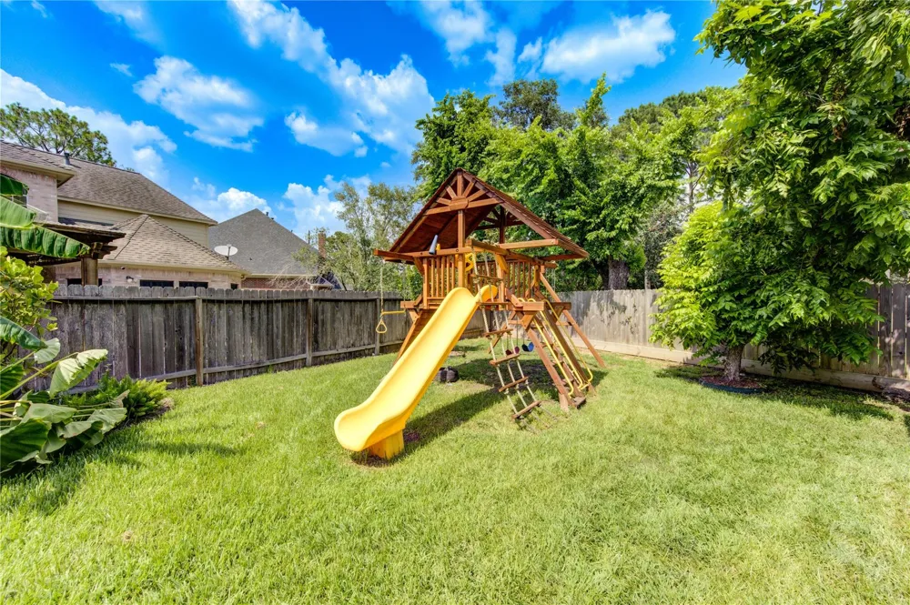 5222 Summer Snow Drive Houston, TX 77041