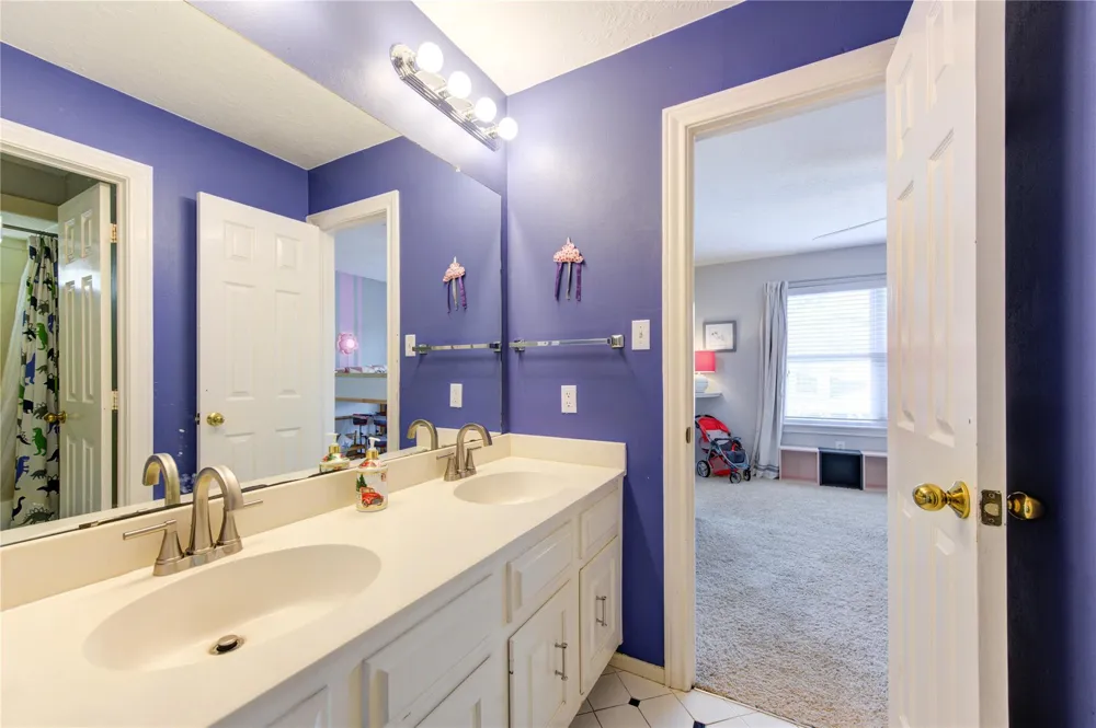 5222 Summer Snow Drive Houston, TX 77041
