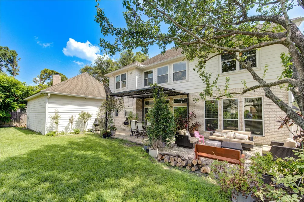 5222 Summer Snow Drive Houston, TX 77041