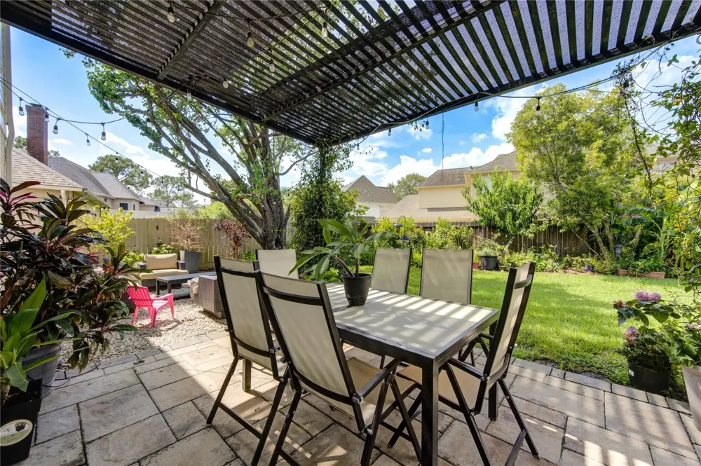 5222 Summer Snow Drive Houston, TX 77041