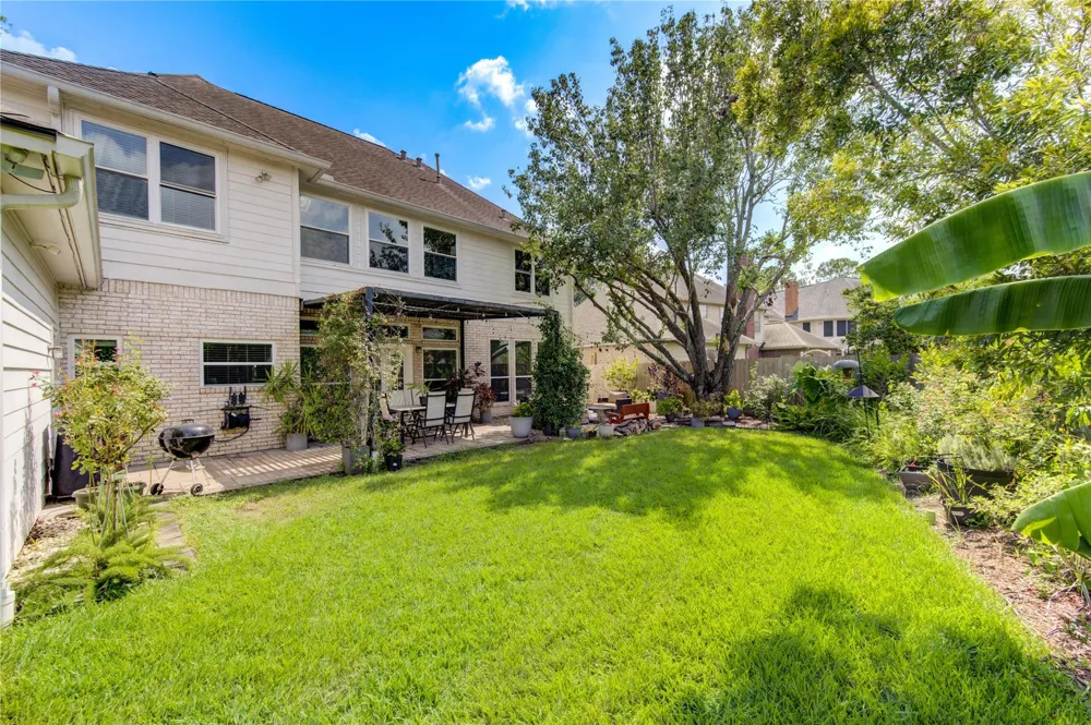 5222 Summer Snow Drive Houston, TX 77041