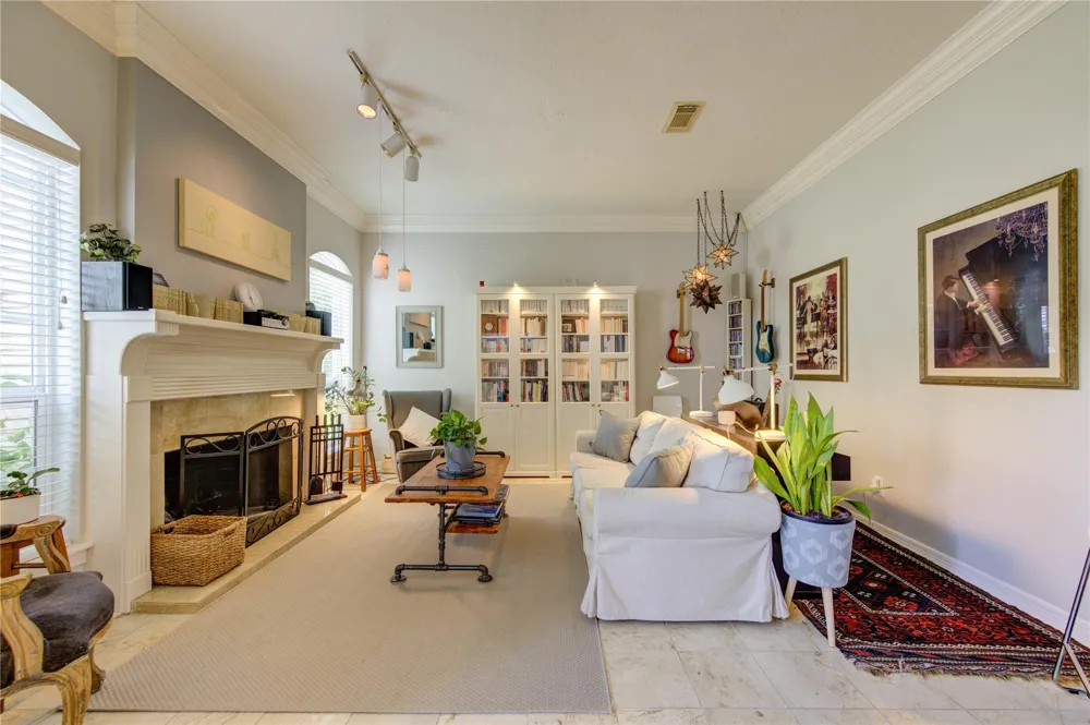 5222 Summer Snow Drive Houston, TX 77041