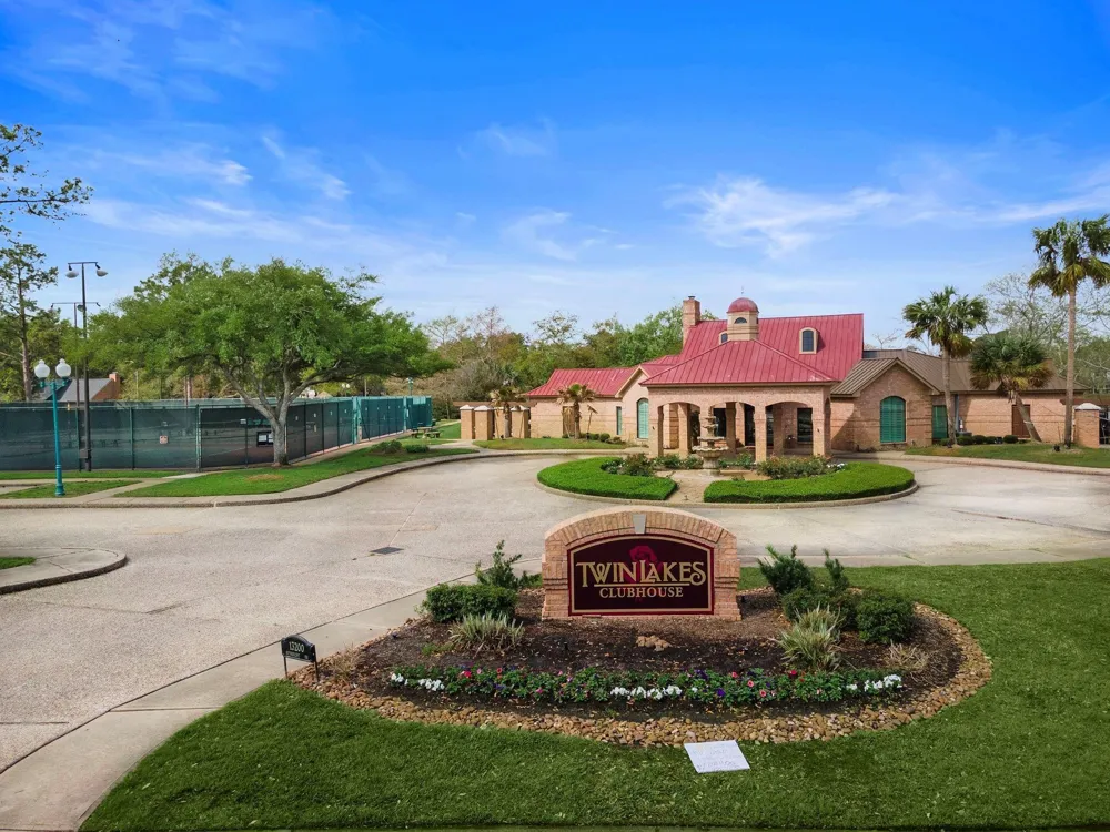 5222 Summer Snow Drive Houston, TX 77041