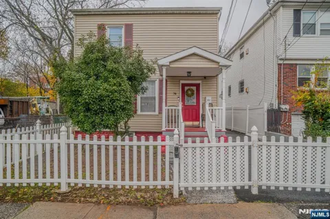 74 Lincoln Place