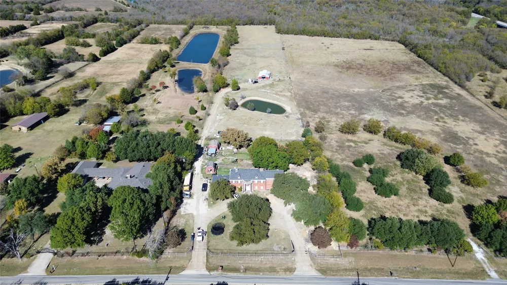 363 town east Sunnyvale, TX 75182