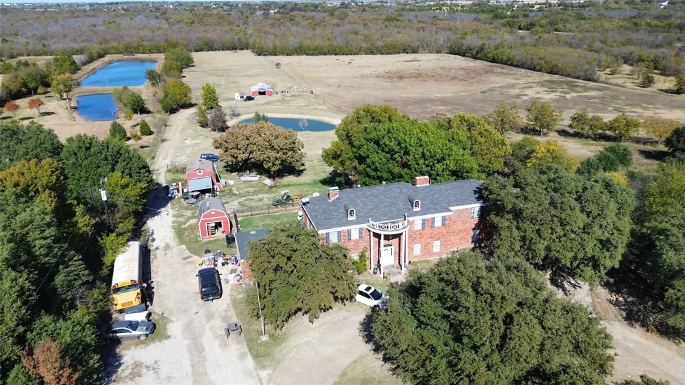 363 town east Sunnyvale, TX 75182